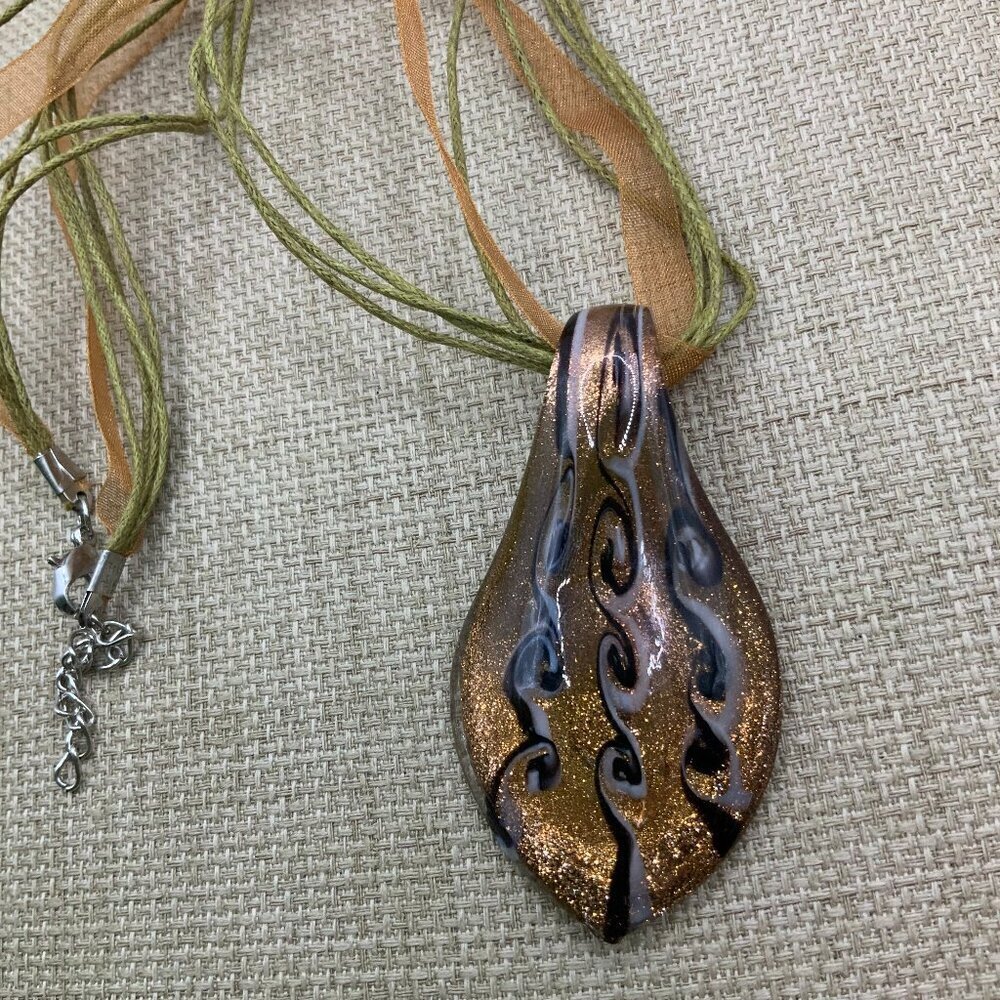 Murano Style Blown Glass Teardrop Pendant Gold Tone Ribbon Lace Necklace